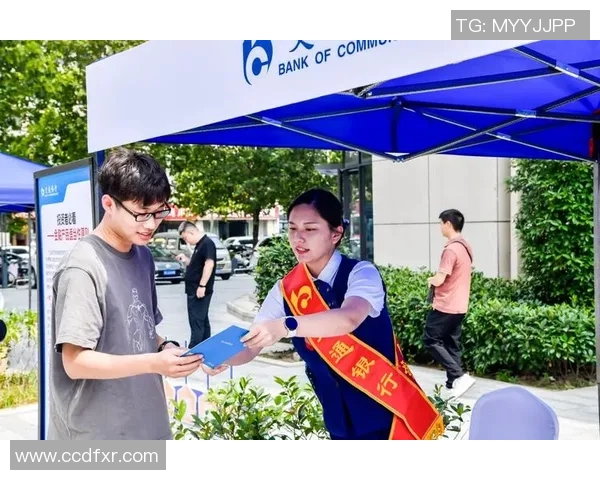 国外女足球星为慈善送鞋行动传递温暖与希望